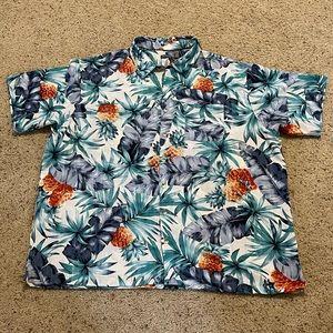 Hawaiian shirt by Van Heusen Air size 3XL in like new condition